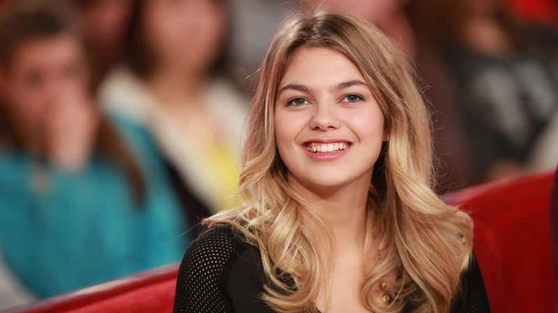 Louane : la star révèle avoir plus de 30 tatouages dont un dans un endroit insolite