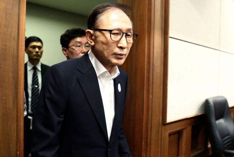 La justice sud-coréenne condamne à 15 ans de prison l’ex-président Lee (voici le motif)