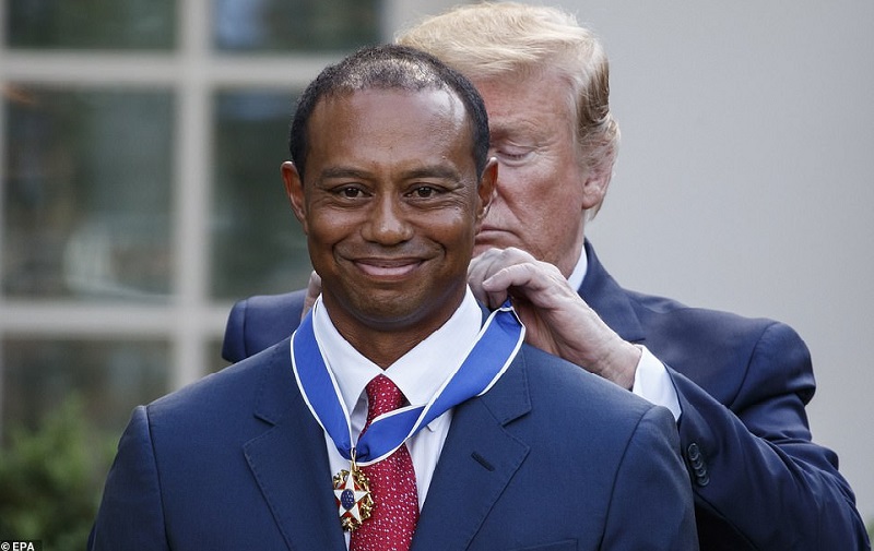 Donald Trump décerne à Tiger Woods la plus haute décoration civile américaine