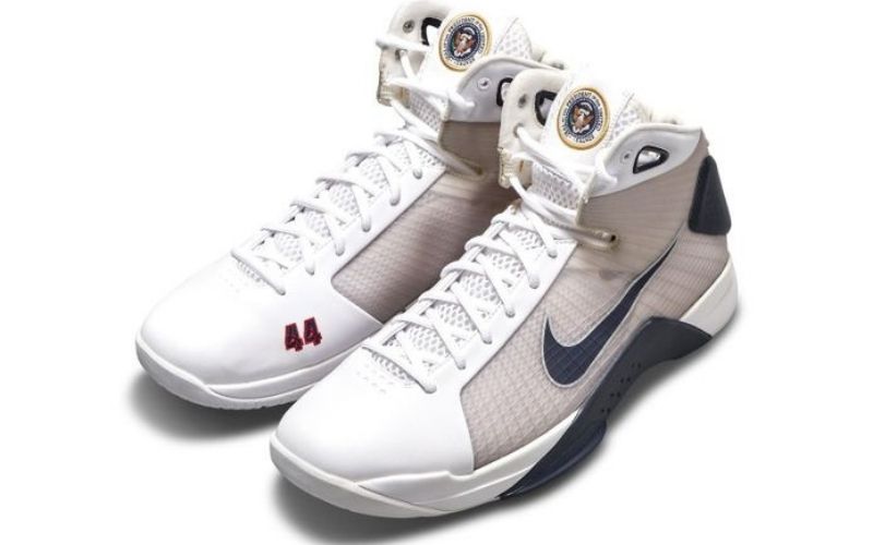 La paire de Nike imaginée pour Barack Obama vendue à prix d’or