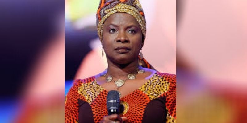 Desmond Tutu décédé : « Tu me manqueras énormément… », le message de la chanteuse Angélique Kidjo (photo)