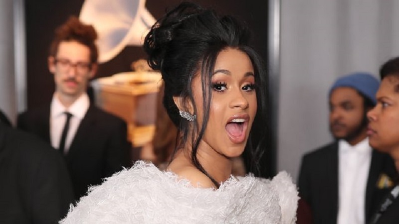 Cardi B : la rappeuse répond de façon surprenante à un internaute qui a traité Kulture d’autiste