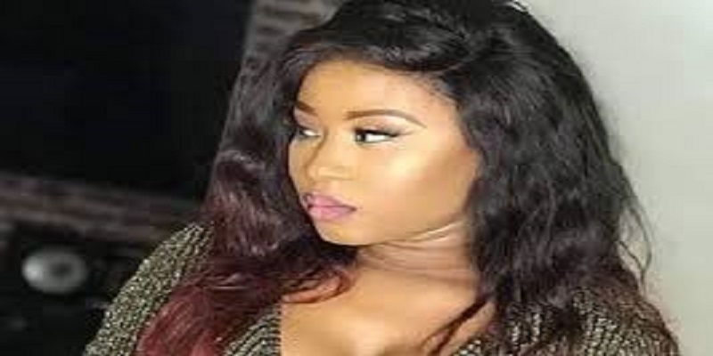 Dj Arafat : Carmen Sama en couple avec un riche homme d’affaires malien ?
