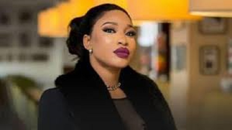 Coronavirus : l’actrice Tonto Dikeh vient en aide à plus de 5000 Nigérians et 2000 Ghanéens