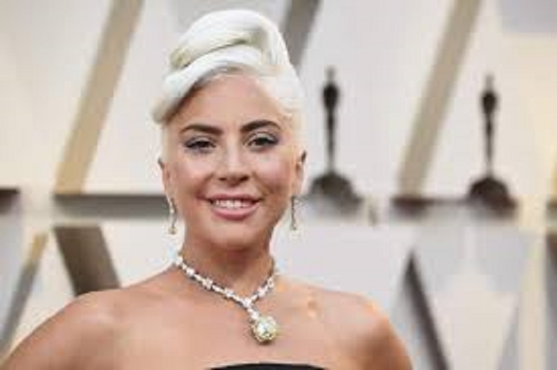 Lady Gaga : la star remue la toile avec sa nouvelle teinte de cheveux