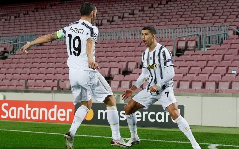 LdC / Juventus : Cristiano Ronaldo gifle Messi et le Barça