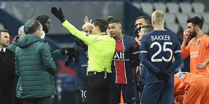 LdC / PSG-Basaksehir : l’arbitre sort de son silence