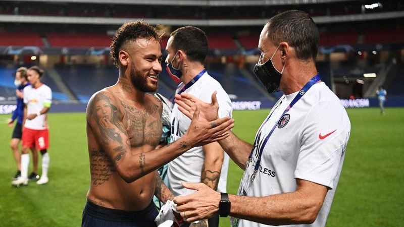 LdC : vers une suspension de Neymar pour la finale par l’UEFA pour avoir échangé son maillot ?
