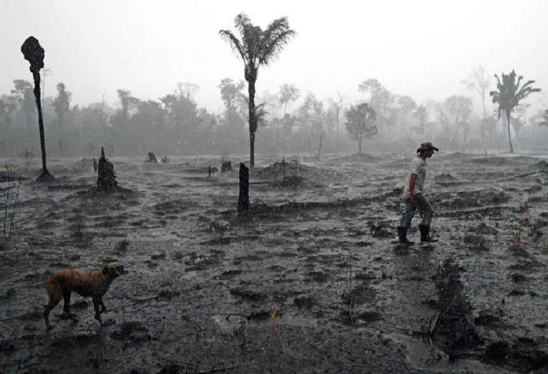 Le Brésil rejette l’aide du G7 pour combattre les incendies en Amazonie