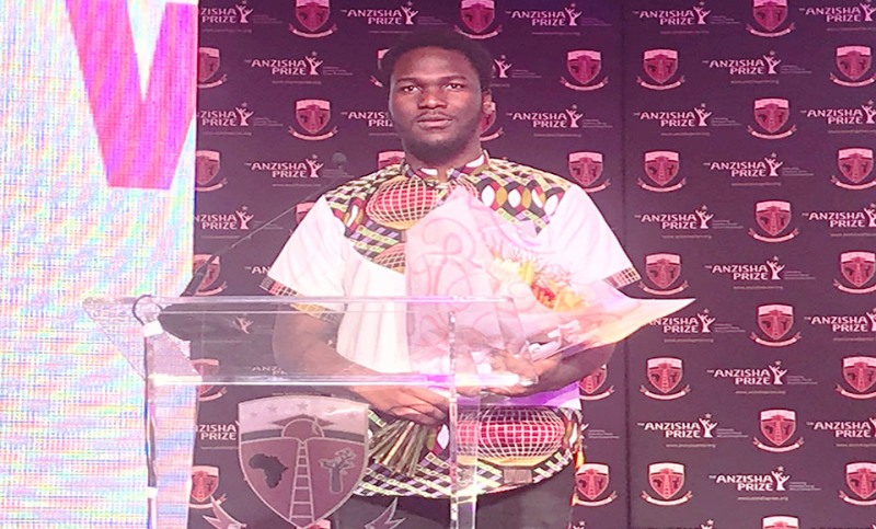 Le Togolais Edorh Akpé Kevin Auguste, co-fondateur de l’appli SOS System, lauréat du Prix Anzisha 2018
