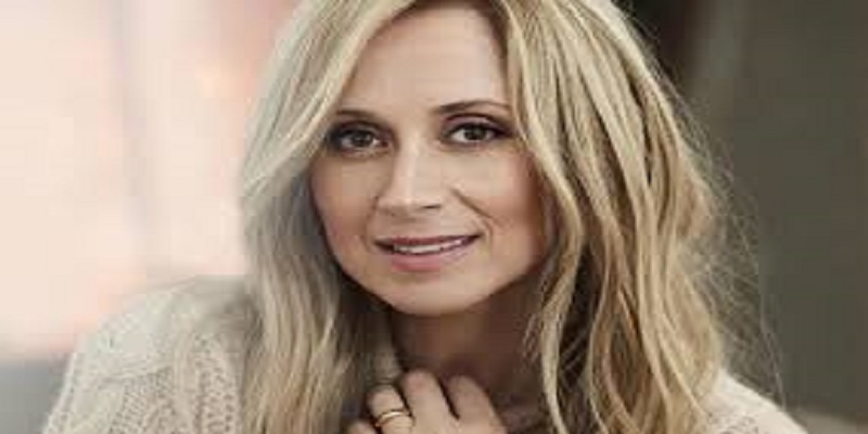 Coronavirus : le beau geste de Lara Fabian pour le personnel soignant de ses pays de cœur