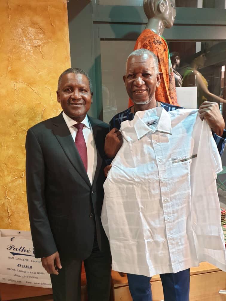 [Photo] Le cadeau spécial de Pathe’O pour Aliko Dangote le jour de son anniversaire