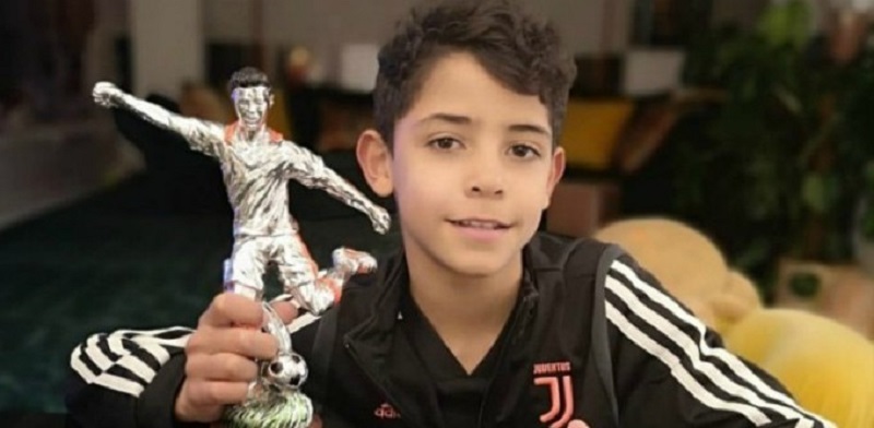 Le fils de Cristiano Ronaldo désigné meilleur attaquant d’un tournoi U9