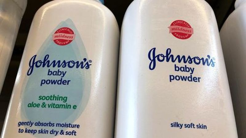 Le géant pharmaceutique Johnson & Johnson épinglé dans une affaire de talc pour bébé cancérigène