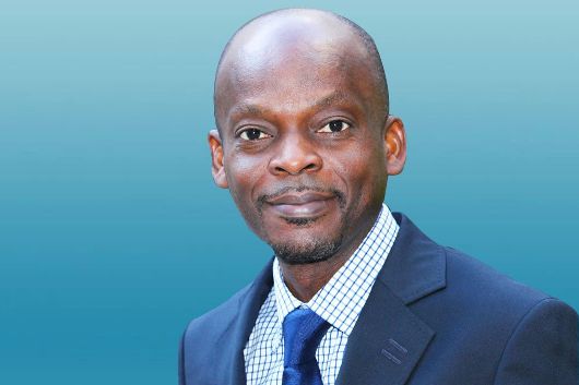 Le ministre Robert K. E. Dussey monte en grade universitaire