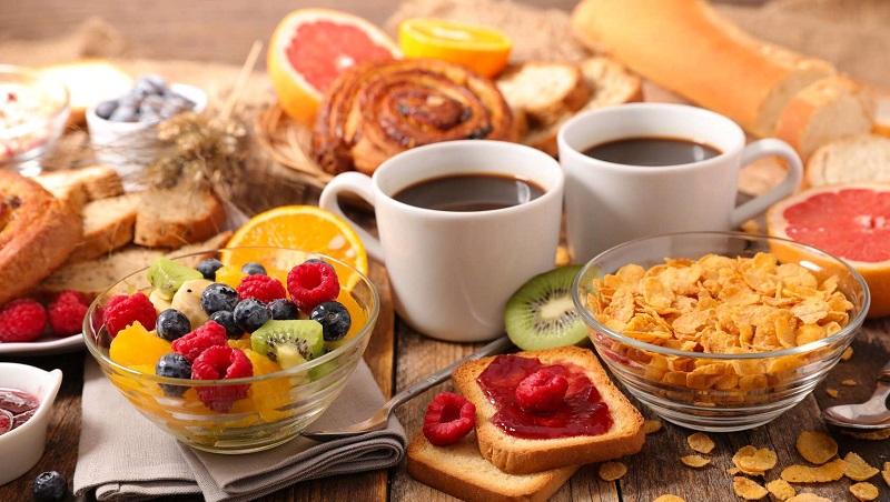 Le mythe sur les bienfaits du petit déjeuner dissipé par une nutritionniste