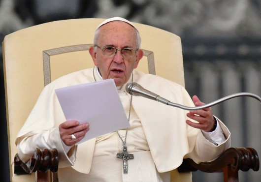 Le pape François condamne les « fake news »