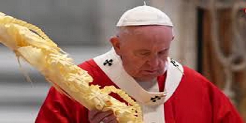 Coronavirus : le pape a célébré la messe des Rameaux dans une basilique vide