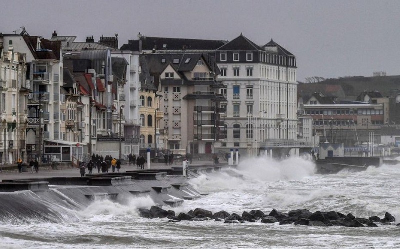 Indonésie : il retrouve son fils disparu dans un tsunami 16 ans plus tôt
