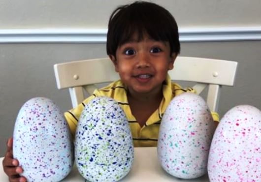 Le petit Ryan se fait déjà des millions de dollars à 6 ans