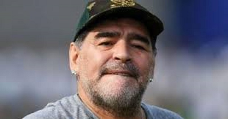 Foot : Diego Maradona rend hommage au Camerounais Stephen Tataw