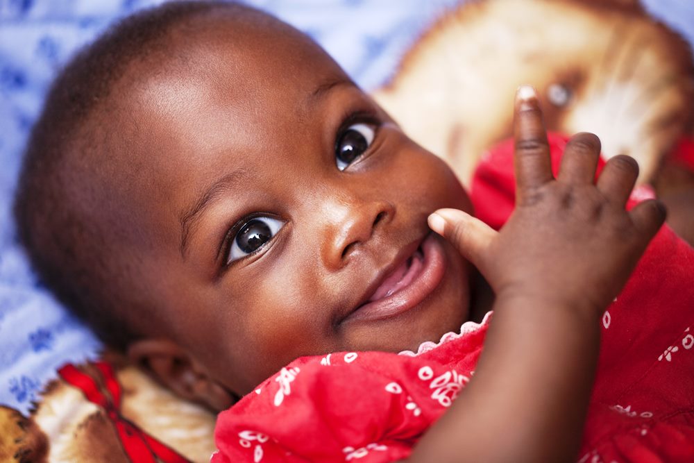 Les enfants ont besoin de microbes, pas d’antibiotiques, pour développer leur immunité selon les experts