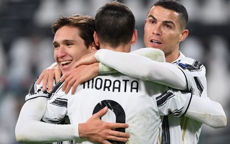 Les fans de Messi fous furieux contre CR7 : la raison