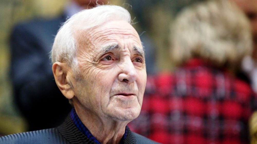 Les larmes aux yeux, Charles Aznavour se confie sur sa peur de la mort