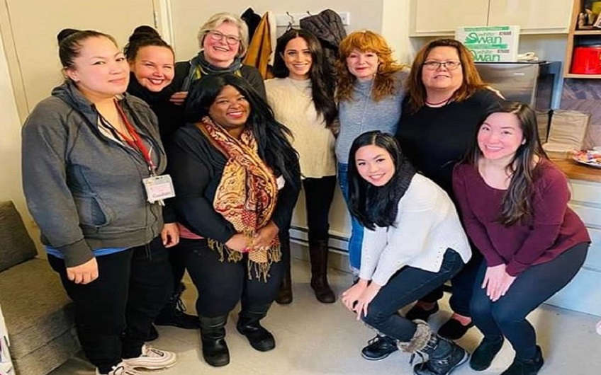 Les premières images de Meghan Markle de retour au Canada  elle retrouve  le sourire