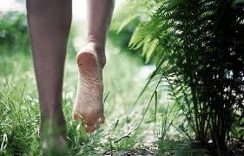Marcher pieds nus pourrait augmenter la taille du pénis, selon les chercheurs