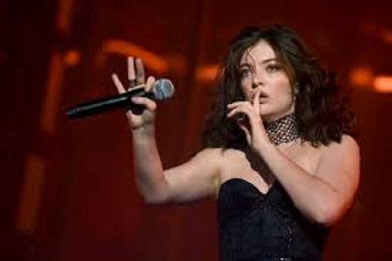 Lorde : la chanteuse explique enfin son mutisme sur les réseaux sociaux