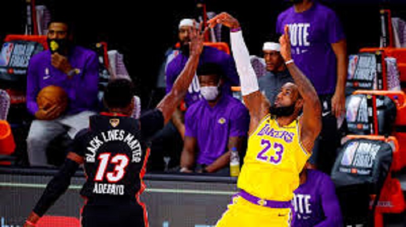 Un téléspectateur inattendu s’invite en finale NBA