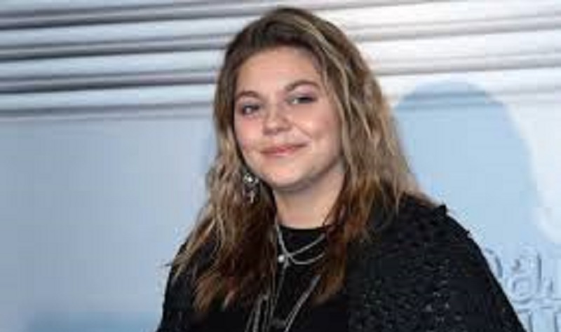 Louane : la dernière photo de l’artiste sur Instagram inquiète ses fans