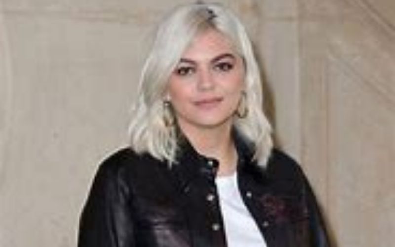 Louane : la star change totalement de look et surprend ses fans sur Instagram !