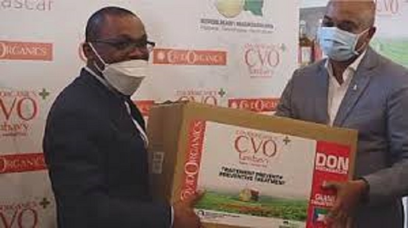 Madagascar fait don de 11 500 doses de « Covid-Organics » à la Guinée équatoriale