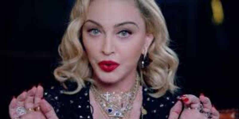 Madonna : une fascinante ressemblance avec son père sur un cliché qu’elle partage