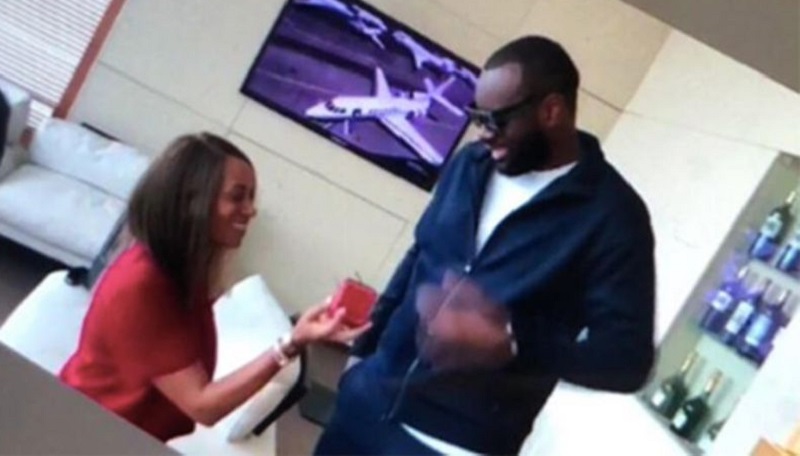 Maître Gims : A genou, sa compagne DemDem le demande en mariage (vidéo)
