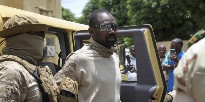 Mali : Assimi Goïta proclamé chef d’Etat ; l’exigence de la Cédéao