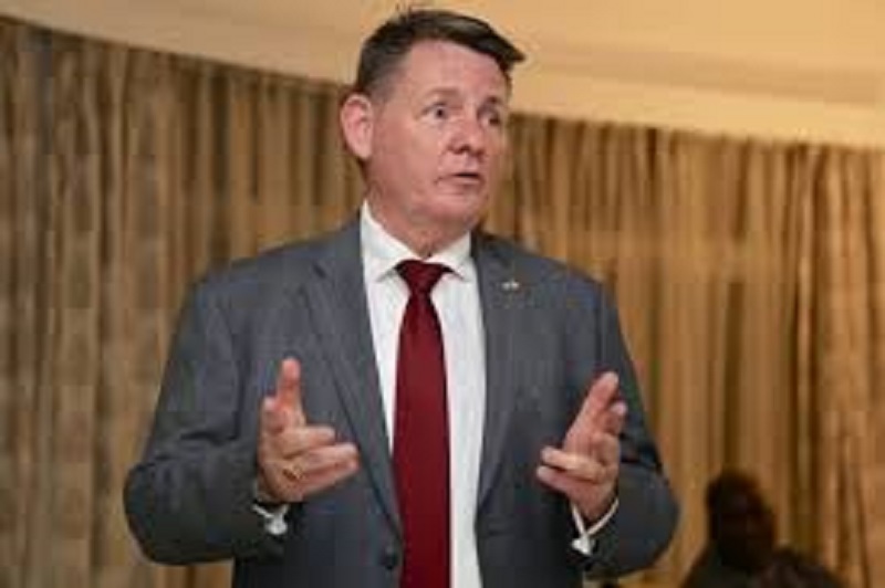 Mali : l’Ambassadeur des États-Unis, Dennis Hankins, reçu par Assimi Goita