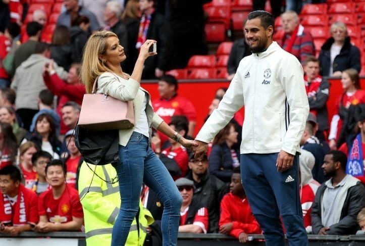 Manchester United : en colère, l’épouse d’un footballeur s’attaque au président du club