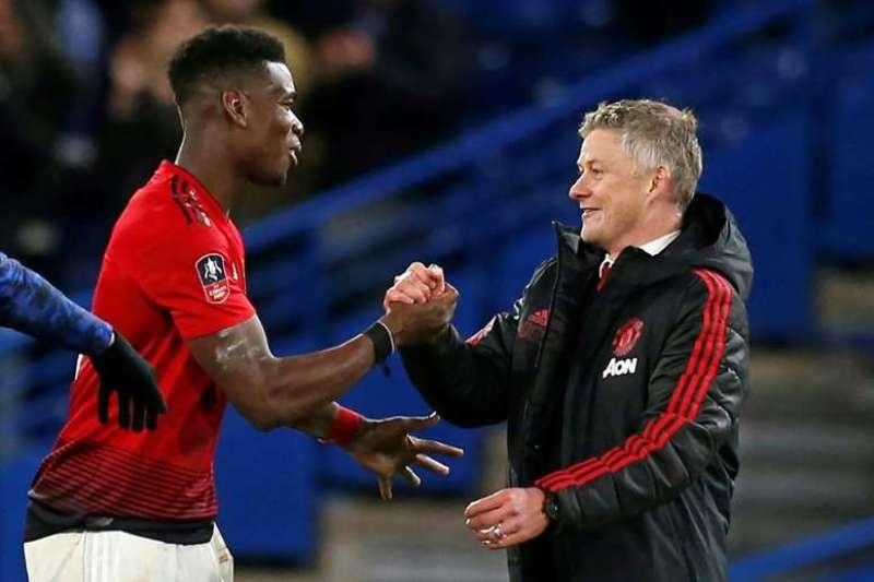 Manchester United : énorme salaire pour dissuader Paul Pogba d’aller au Real Madrid