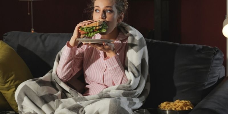 « Manger tard », un vice ? ce mythe sur le repas du soir démenti