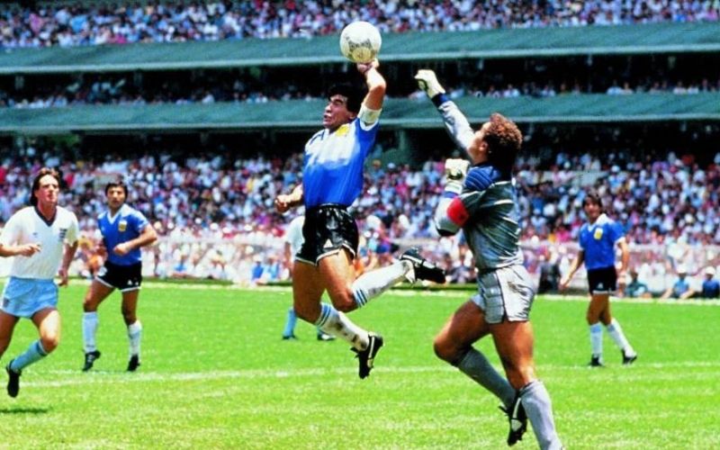 Maradona : le maillot de la « main de Dieu » vaut de l’or !