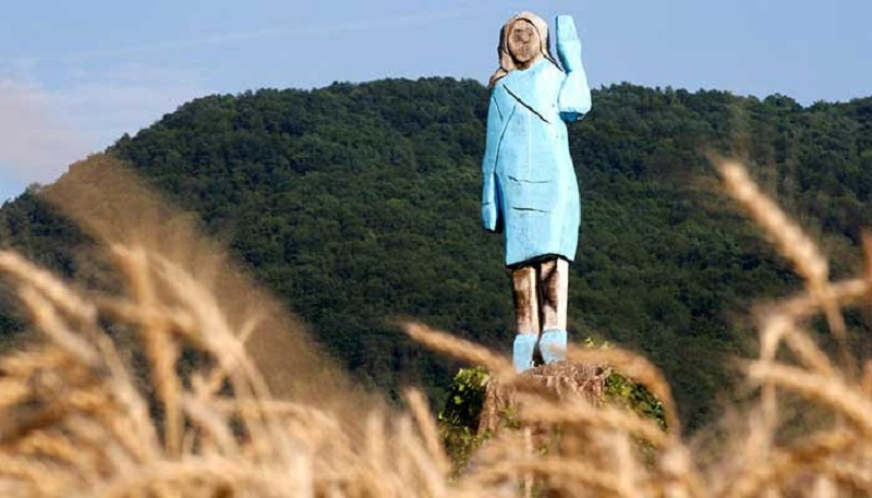 Melania Trump : une statue de la première dame incendiée en Slovénie, son pays natal (photo)