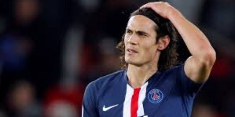 Mercato / PSG : La mère de Cavani réclame des excuses