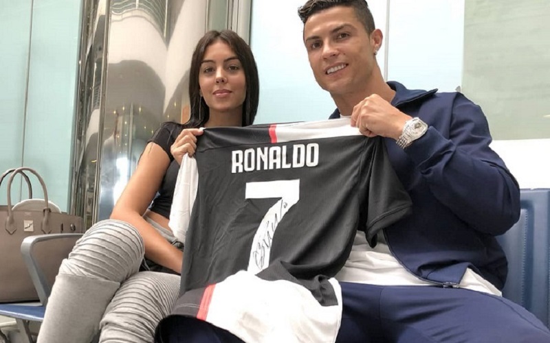 [Photo] Georgina Rodriguez, la femme de Cristiano Ronaldo, réchauffe la  toile  avec un cliché inédit en string