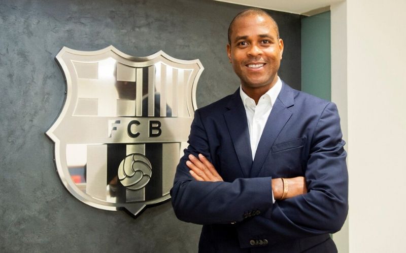 Mercato : Patrick Kluivert au Barça ? La mise au point du club