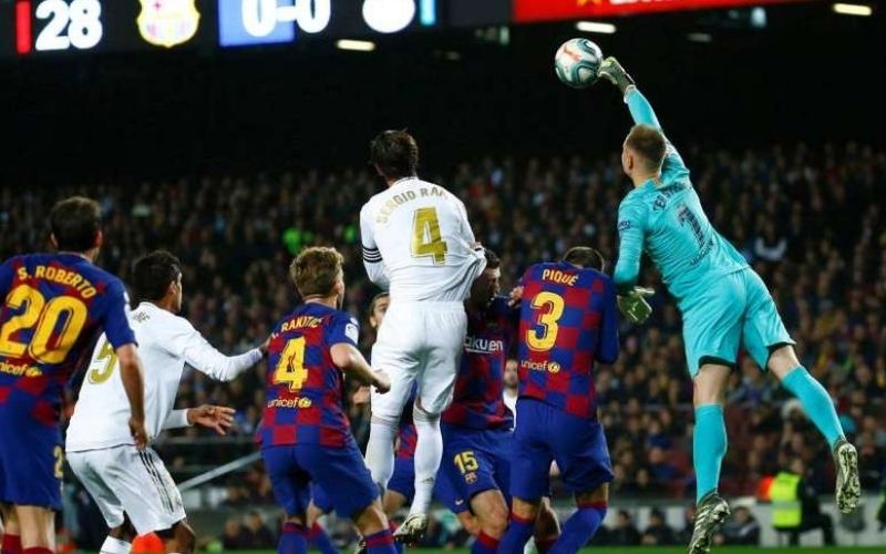 Mercato – Real Madrid : Un joueur de Zidane aurait recalé le FC Barcelone cet été !