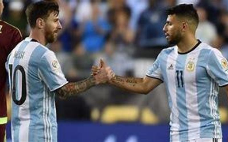 Messi à Man City : le geste de Sergio Aguero qui met les fans en ébullition