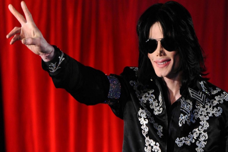 Michael Jackson : l’existence d’un testament rédigé en secret révélée (vidéo)